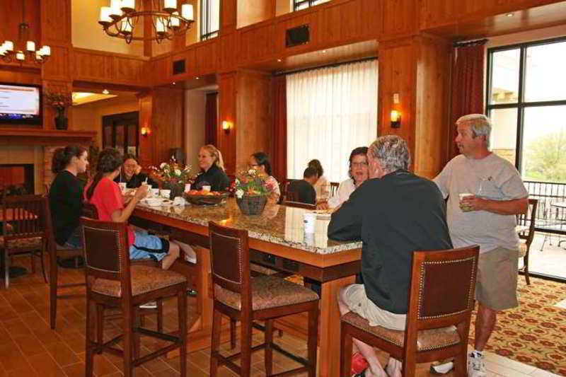 Hampton Inn&Suites Buffalo Restaurant photo